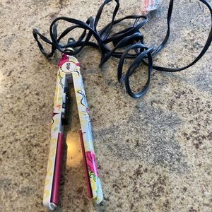 GVP HAIR STRAIGHTENER